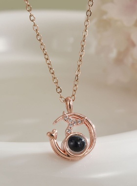 月亮鲸鱼尾100种语言照片投影款项链简约时尚欧美流行吊坠铜