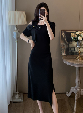 短袖露肩立体蝴蝶结装饰黑色裙子