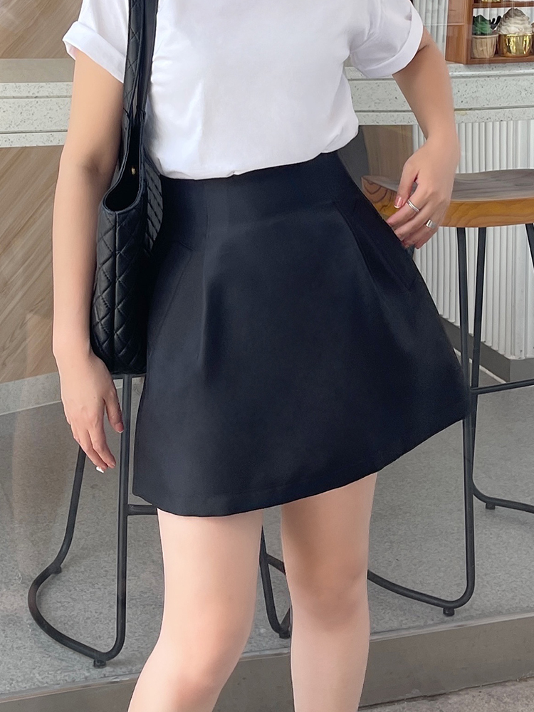 白色半身裙女夏高级感大码胖mm高腰显瘦遮肚a字伞裙西装花苞短裙