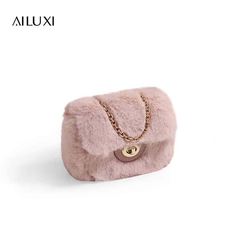 可爱毛毛包小方包毛绒绒斜挎小包包 爱路喜女士包袋