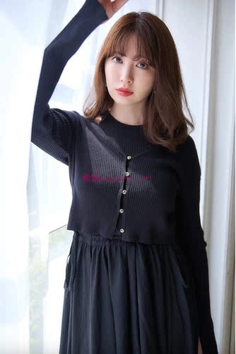 纯圆独家！小嶋阳菜 H家 纽扣开衫+双侧绑带针织拼接连衣裙两件套 - 图1