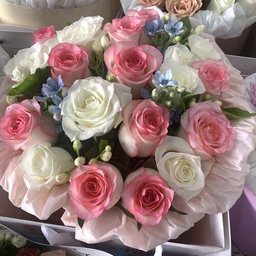 紫色白色玫瑰套餐组合花束云南昆明基地直发百合520母亲节发水养 - 图1