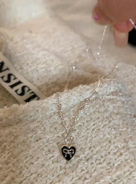 黑色滴釉爱心蝴蝶结项链女简约