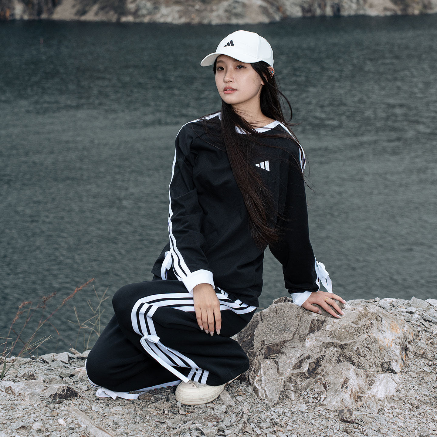 阿迪达斯套装女款长袖T恤冬季黑色宽松时尚两件套套头衫直筒长裤,淘宝优惠券,粉丝福利购,淘宝优惠卷