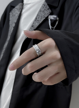 戒指男女小众设计冷淡风轻奢食指简约钛钢凹素圈嘻哈指环情侣对戒