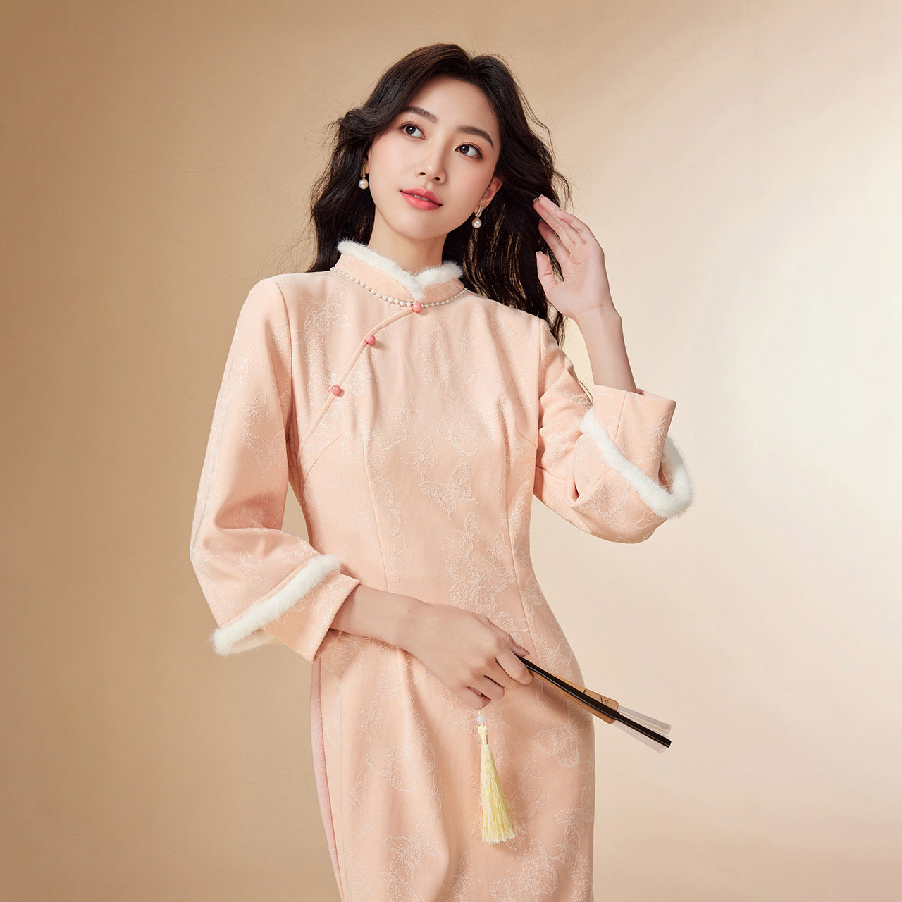 IEF/爱依服2025年冬季新款新中式粉色旗袍女立领盘扣开叉气质长裙,淘宝优惠券,粉丝福利购,淘宝优惠卷