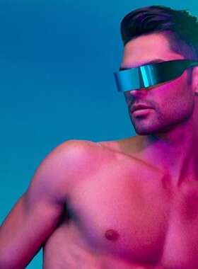 时尚潮男科技感眼镜街拍直播