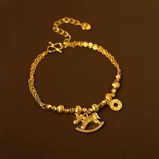 2026马年金色钱币碎冰马上有钱小马新款手链女款轻奢高级转运手串