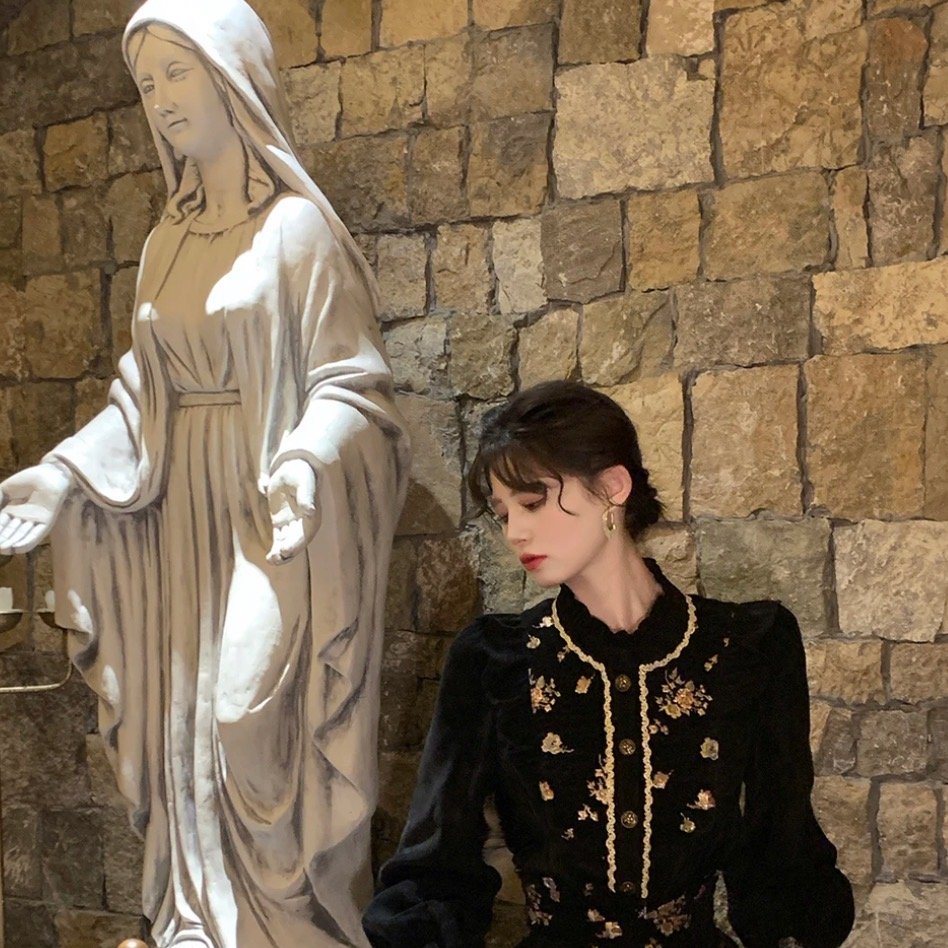 一生罗曼鎏金玫瑰法式复古设计感小众新款女上衣长袖衬衫+长短裙 - 图2