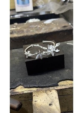 【K社制造】茉莉花手镯 可调节 925纯银 烧白工艺手环