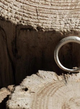 戒指素圈指环小众设计暗黑