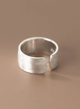 新款韩版简约宽面拉丝戒指气质时尚个性女式ins冷淡风食指戒指环