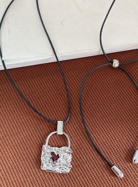 韩版INS小众轻奢设计感项链褶皱肌理质感小锁爱心锆石女毛衣链