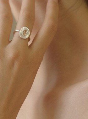 「彗星旅客」清浅 橄榄绿锆石拉丝质感高级优雅复古台面戒指