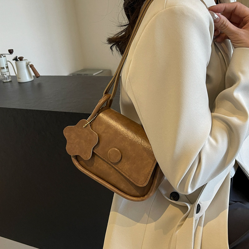 高级质感小包包女腋下2024包包新款时尚复古单肩斜挎包百搭小方包,淘宝优惠券,粉丝福利购,淘宝优惠卷