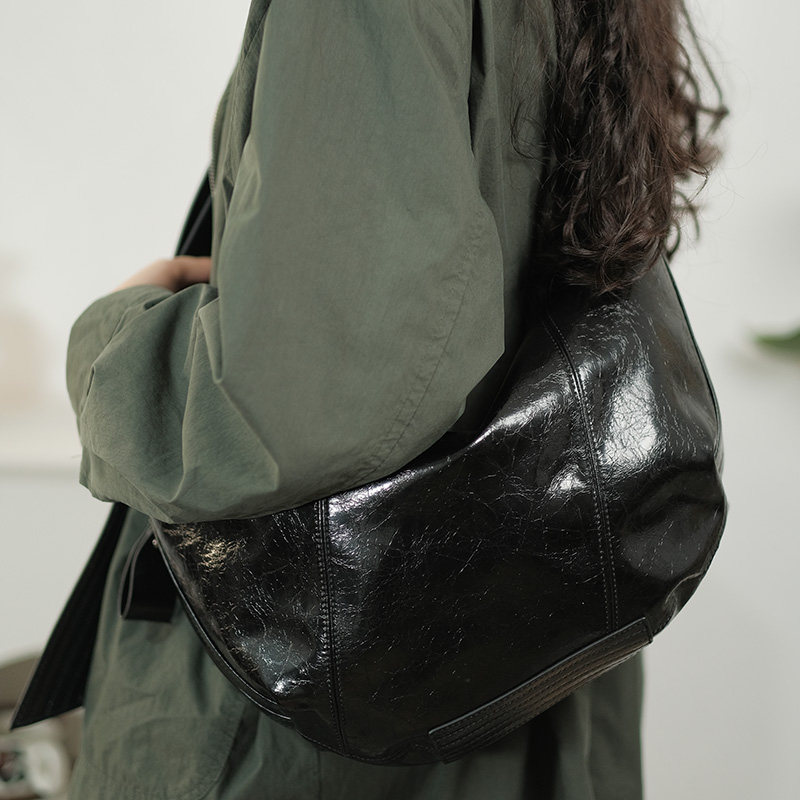 鱼肚白原创小众设计师女包单肩包真皮文艺复古时尚复古风斜挎包 - 图1