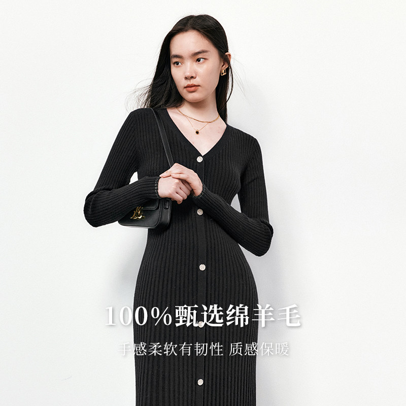 TKY SHOP时尚V领修身针织连衣裙收腰显瘦秋冬新款单排扣长款裙子