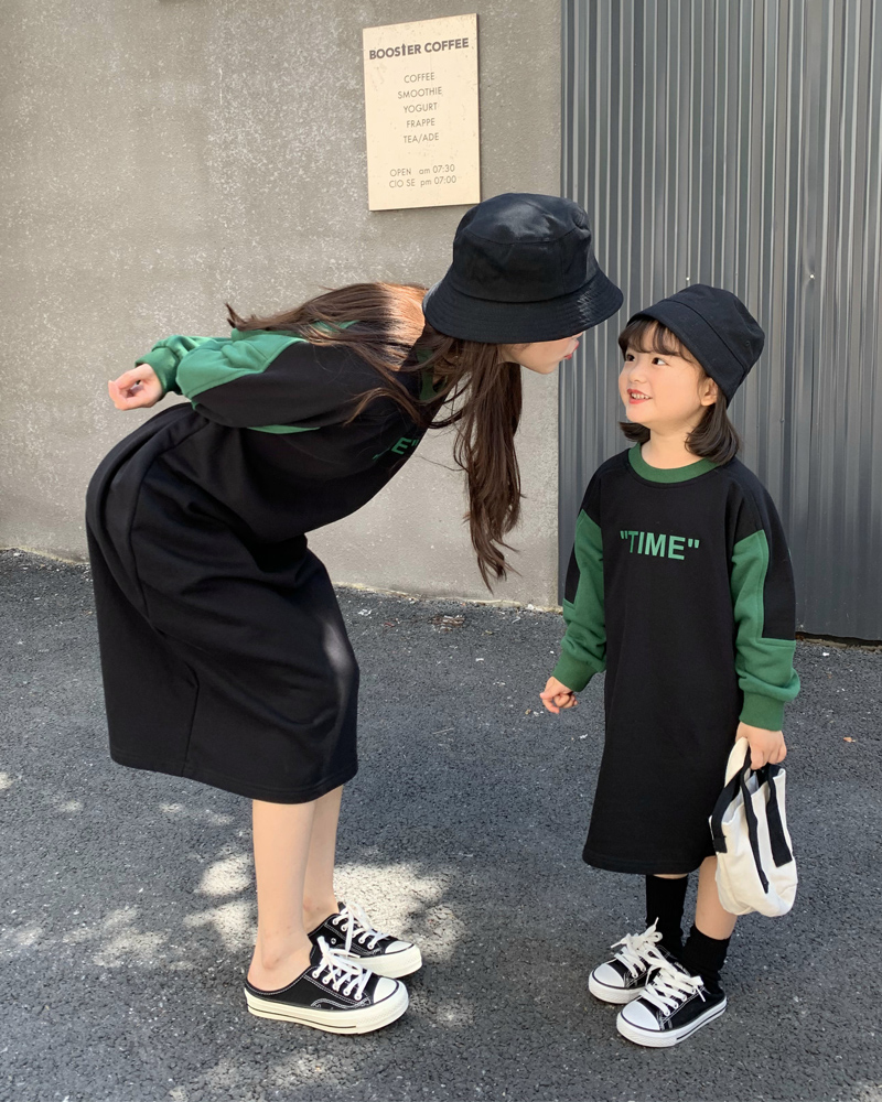 熙熙妈亲子装秋装新款韩版洋气中长款卫衣母女装印花女童长袖上衣 熙熙妈亲子装秋装新款韩版洋气中长款卫衣母女装印花女童长袖上衣