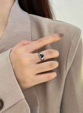 New Trendy Black Hip-Hop Love Heart Rings for Women Minimali