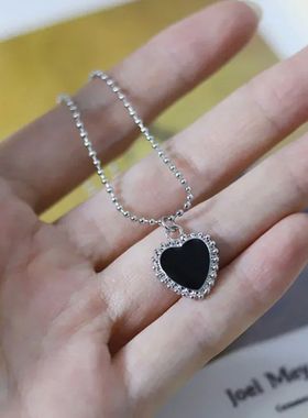 New Korean Black Heart Pendant Necklace French Metal Clavicl