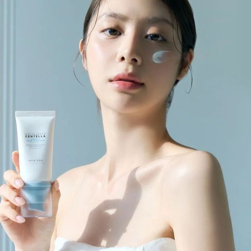 Madagascar Centella Facial Sunscreen SPF50+ PA++++ Hyalu-cic - 图0