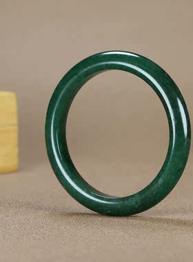 西域雪独龙玉少女款玉手镯