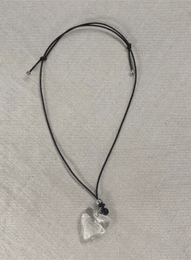 韩国ins风小众设计师透明爱心吊坠项链女新款百搭长款毛衣链