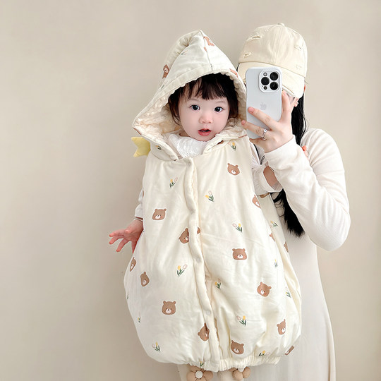 Baby poncho poncho for autumn and winter outings