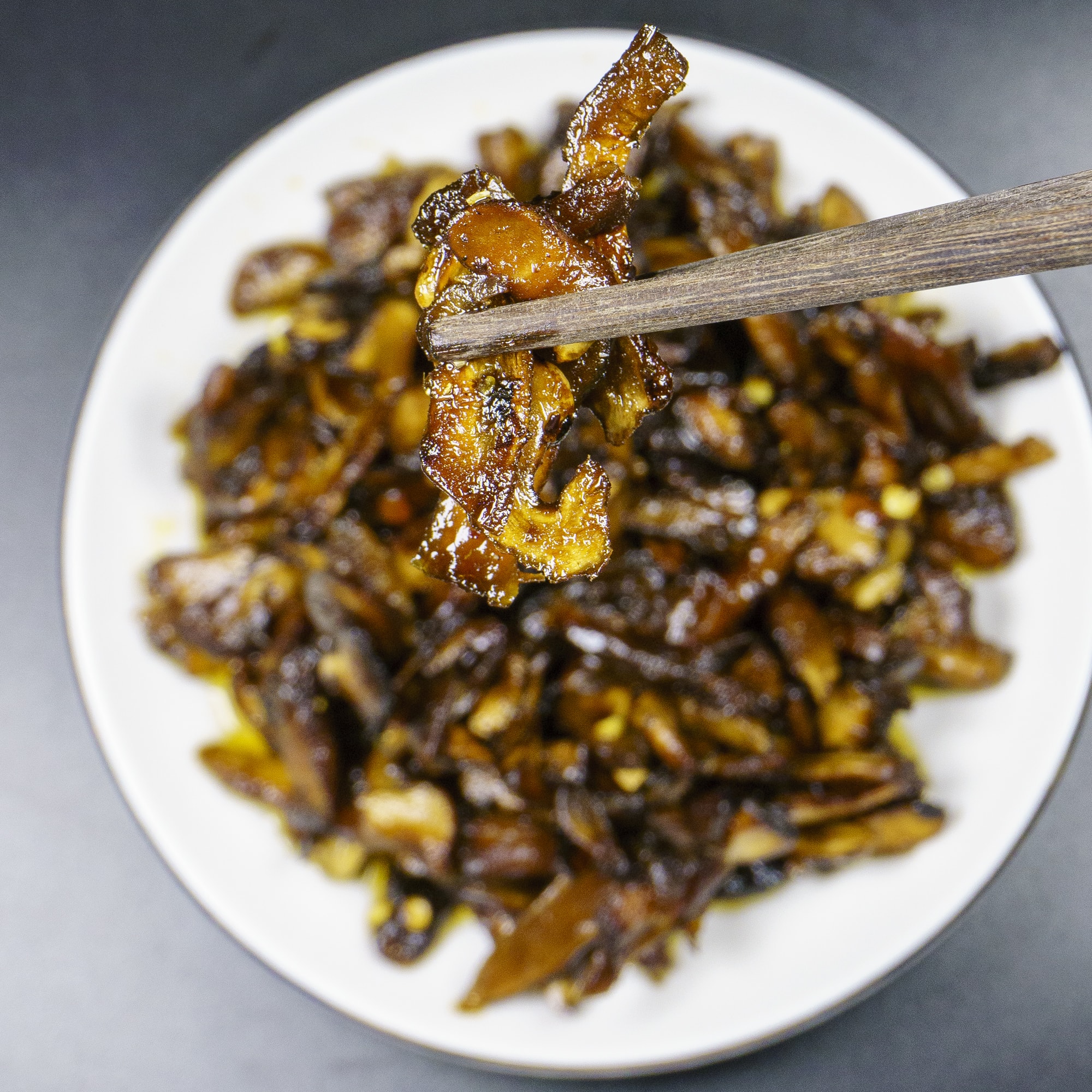 云南特产鸿兴山珍菌牛肝菌野生菌丽江即食菌美味下饭袋香蕈麻辣 - 图1