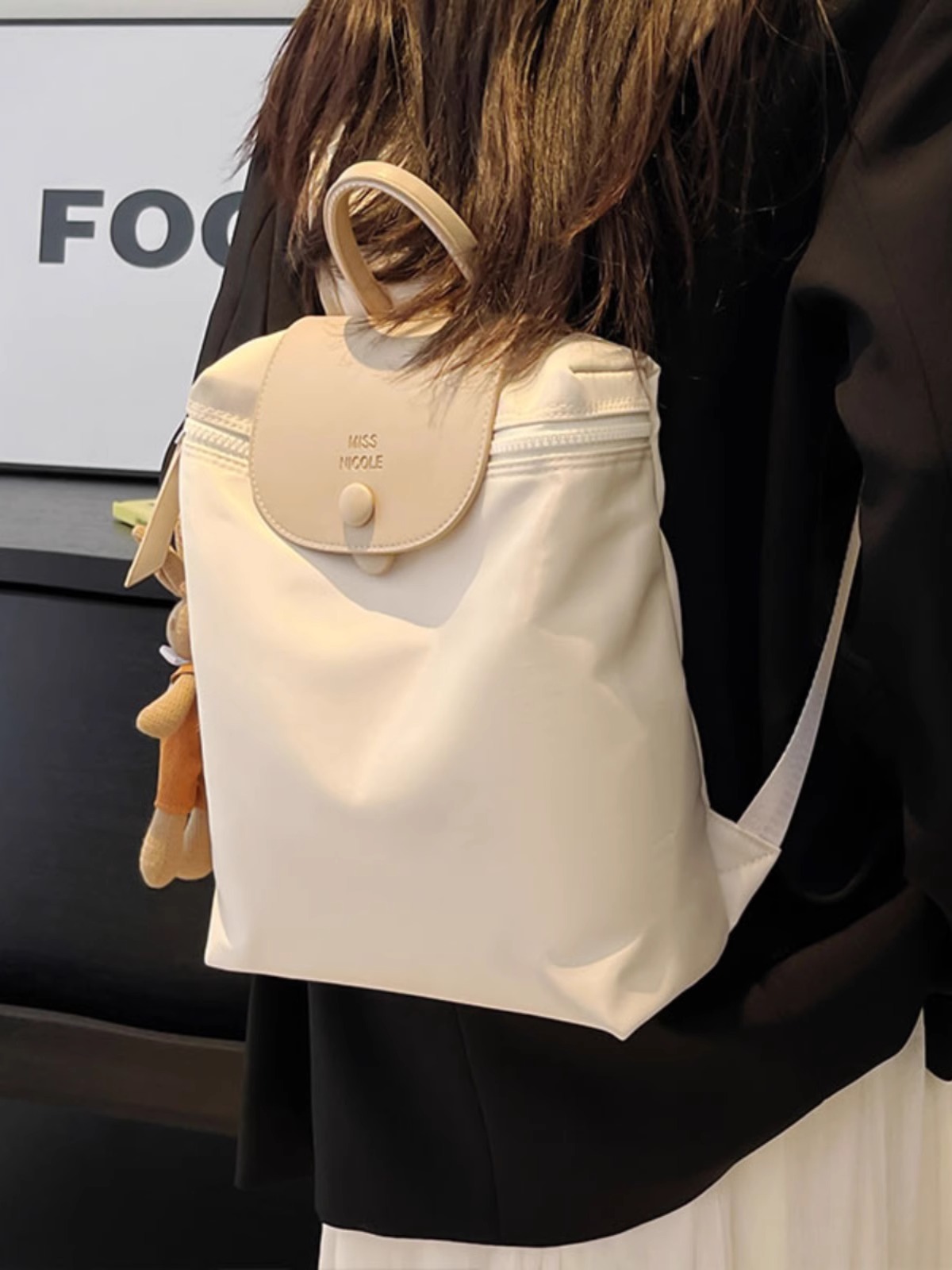 2025新款防水尼龙布双肩包女时尚折叠轻便休闲旅行背包大容量书包 - 图1