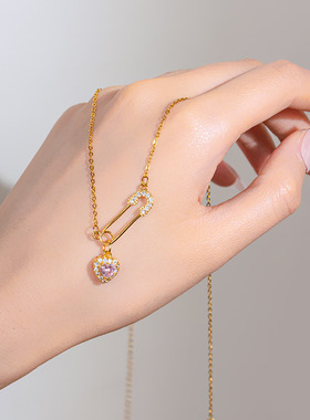 韩版小众设计感别针爱心吊坠钛钢项链女简约气质轻奢风锁骨链