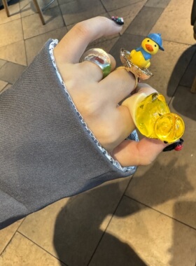 创意卡通小鸭子开口戒指女可爱黄色金属指环美拉德风