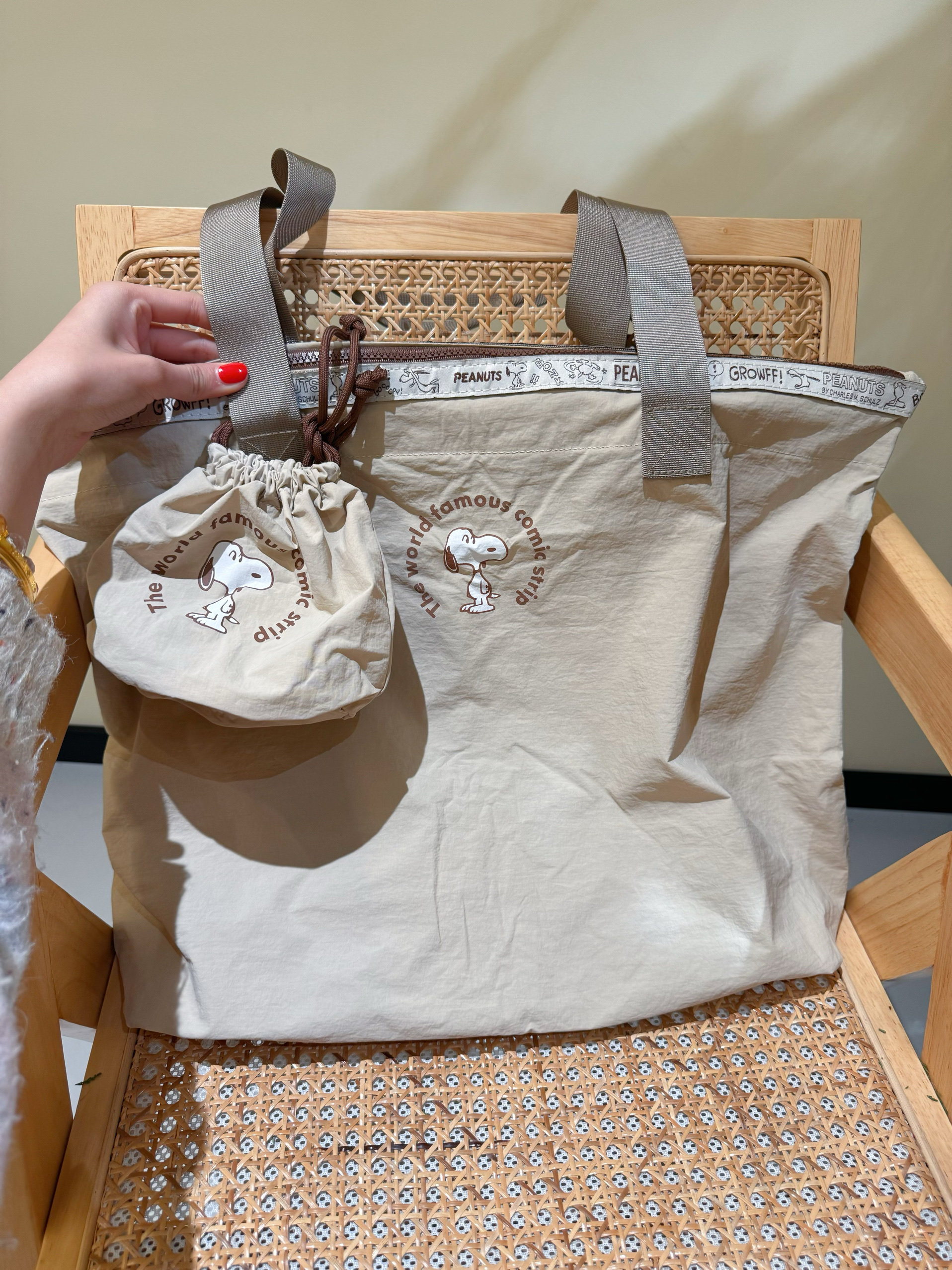 可爱史努比大容量旅行袋行李包可套拉杆箱便携可折叠健身包潮,淘宝优惠券,粉丝福利购,淘宝优惠卷