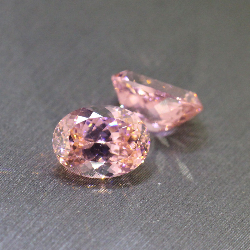 Padparadscha loose stone oval cherry pink morganite