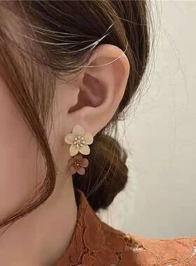 Sweet Elegant Contrast Flower Drop Earrings For Women Earing