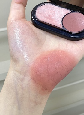 橄榄皮爱惨的一块…好裸的气血感！！ 右边血色感腮红膏上脸绝美