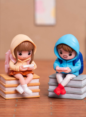 微景观创意打游戏背包情侣娃娃屋 DIY装饰品迷你桌面车载桌面摆件