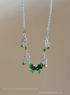 绿色水晶蝴蝶项链配饰女锁骨链颈链choker轻奢小众高级感2024新款