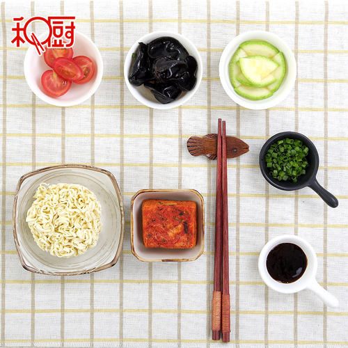 和厨番茄鸡蛋面大小桶组合装 网红速食杯面泡面非油炸冻干方便面 - 图2