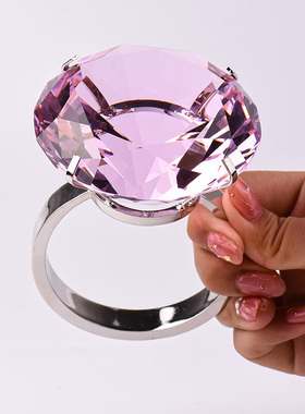 表白神器水晶大钻戒结婚求婚纪念