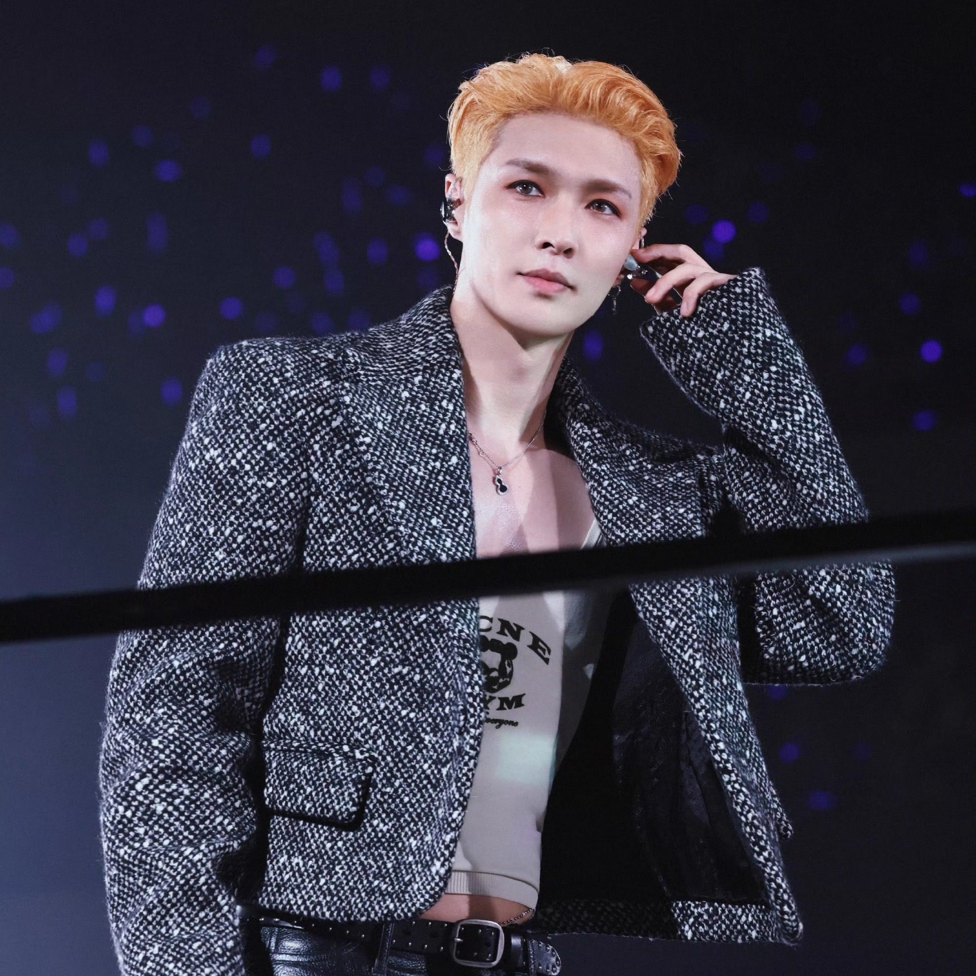 张艺兴同款黑色羊毛毛呢短款小香风西服夹克韩版时尚潮流西装外套,淘宝优惠券,粉丝福利购,淘宝优惠卷