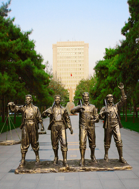 玻璃钢雕塑定制知青人物雕塑公园