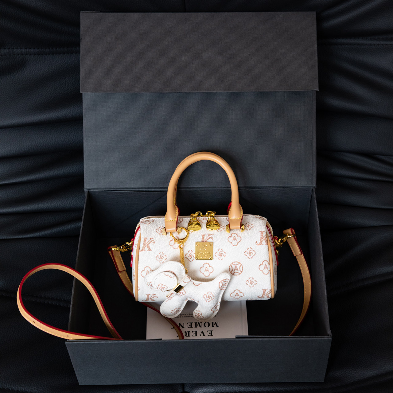 轻奢复古老花枕头包包女士2025新款潮迷你手提单肩斜挎包波士顿包,淘宝优惠券,粉丝福利购,淘宝优惠卷