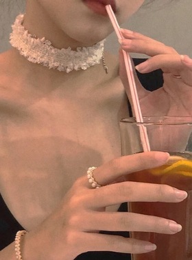 秋冬奶白毛绒流苏锁骨链choker