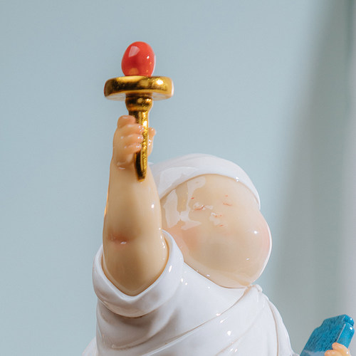 稀奇艺术瞿广慈《自由男神》桌面雕塑限量收藏款书架摆件艺术礼物 - 图1