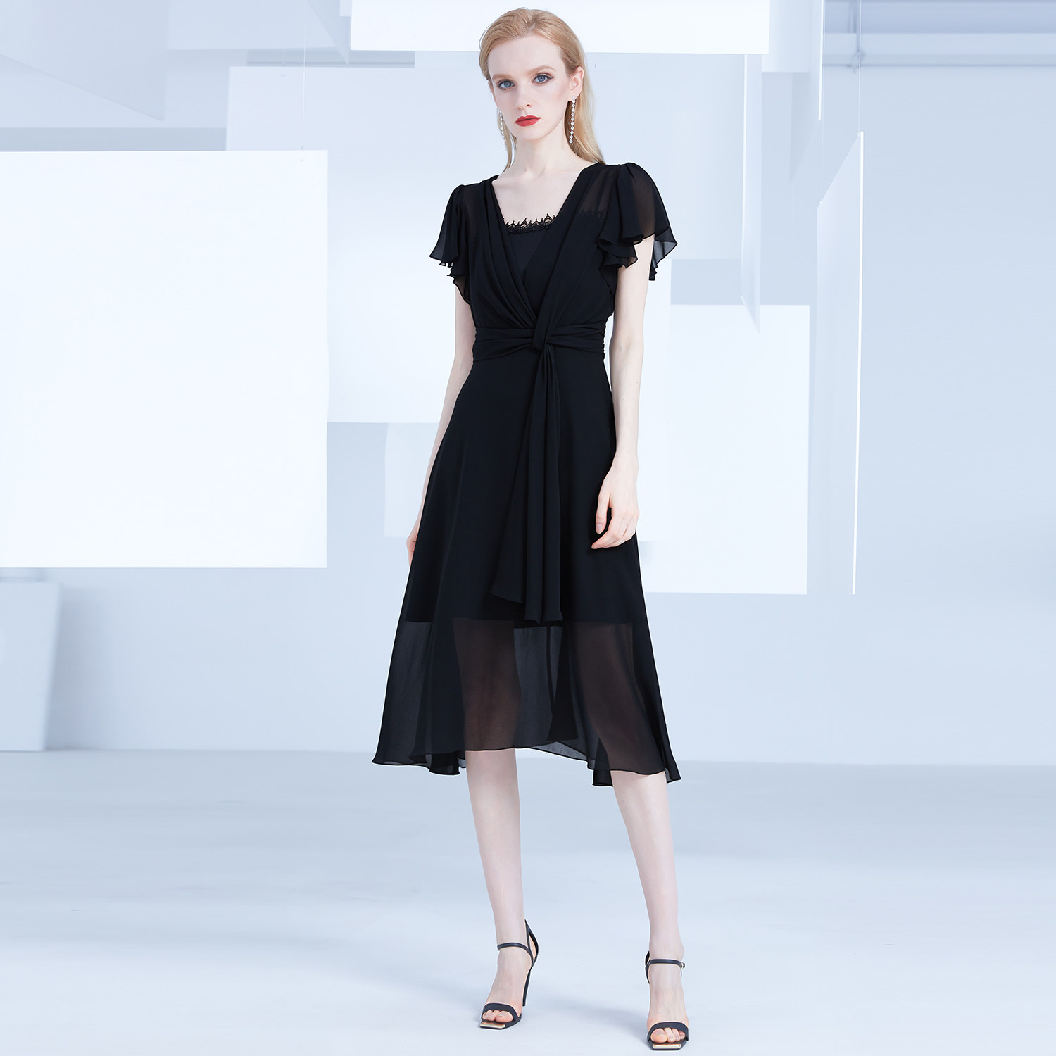 aui黑色高端轻奢v领雪纺中长裙子 aui连衣裙