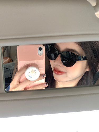 馨帮帮 可爱蝶形太阳眼镜韩版高级感百搭防紫外线开车护眼墨镜女 - 图2