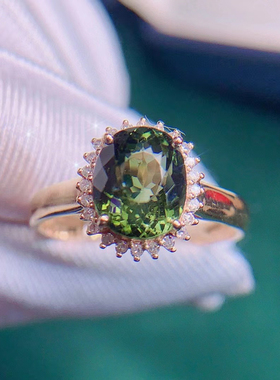 18k金伴钻石镶嵌碧玺戒指总重2.45g 主石2.65ct 钻石：0.11/24p