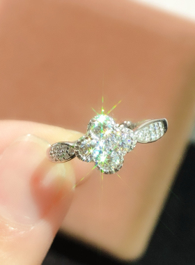 时尚莫桑钻女戒 银镶18K金钻石戒指婚戒 四叶草钻戒定制