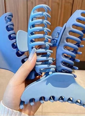 咖色抓夹后脑勺发量多